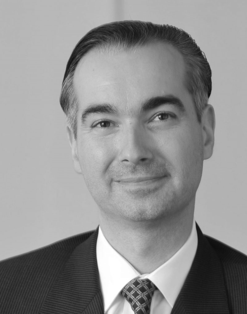 Dr Ariel Sergio Davidoff, board member and lawyer in Zurich, in a dark suit
